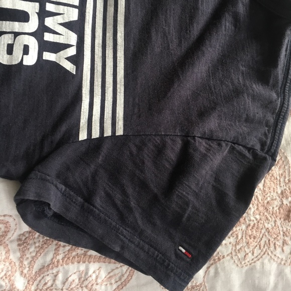 Tommy Jeans Relaxed Fit Tee - Picture 3 of 4